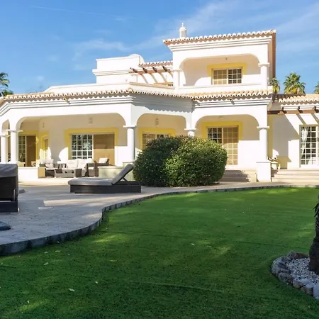 Villa Luxury Suites, Heated Outdoor Pool *