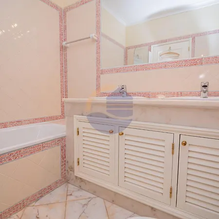 Luxury Suites, Heated Outdoor Pool Villa