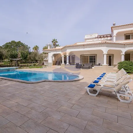 Luxury Suites, Heated Outdoor Pool *