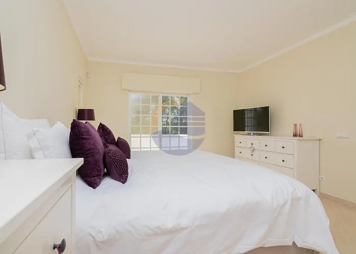 Villa Luxury Suites, Heated Outdoor Pool Portimao