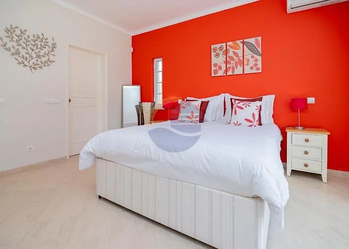 Luxury Suites, Heated Outdoor Pool Portimao