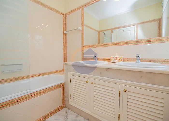 Villa Luxury Suites, Heated Outdoor Pool *