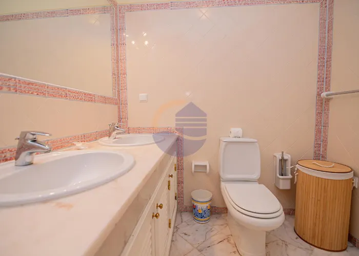 Luxury Suites, Heated Outdoor Pool * Portimao