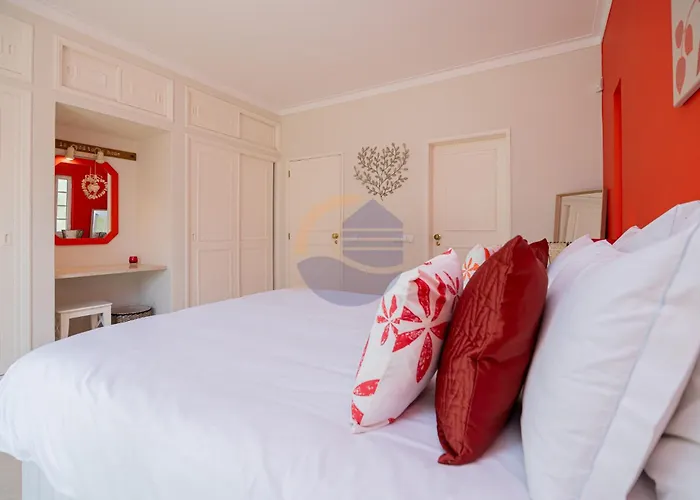 Villa Luxury Suites, Heated Outdoor Pool