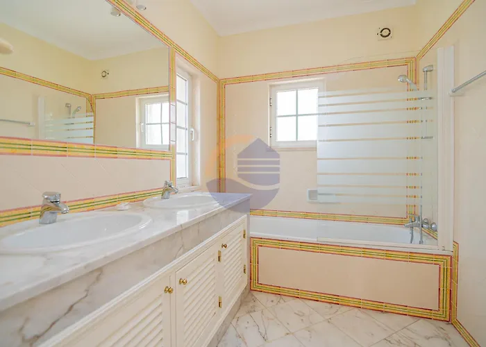 Villa Luxury Suites, Heated Outdoor Pool *