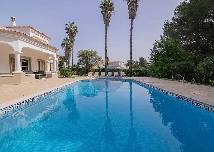 Luxury Suites, Heated Outdoor Pool Villa *