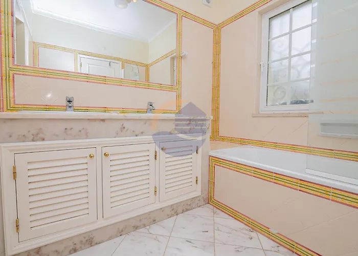 Luxury Suites, Heated Outdoor Pool Villa Portimao