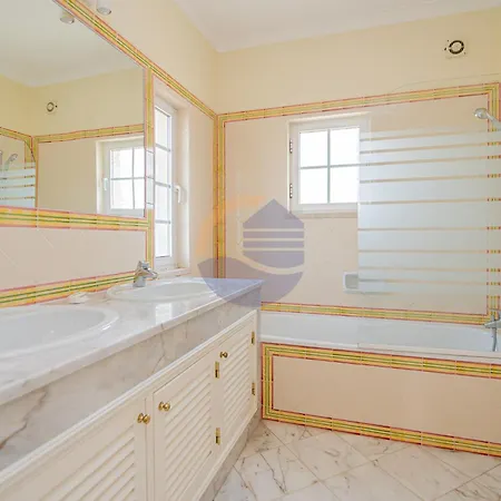 Villa Luxury Suites, Heated Outdoor Pool *