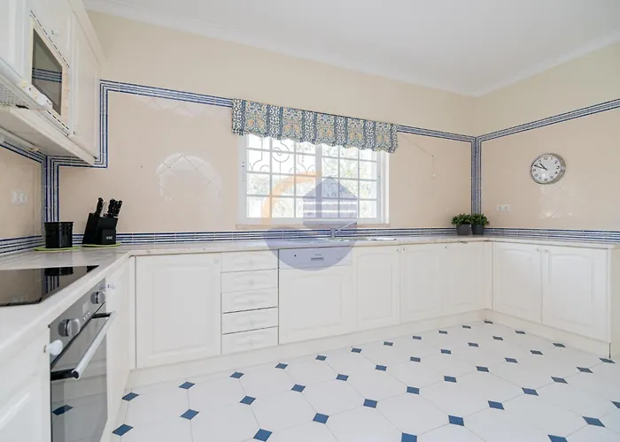 Villa Luxury Suites, Heated Outdoor Pool *