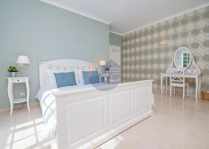 Luxury Suites, Heated Outdoor Pool *