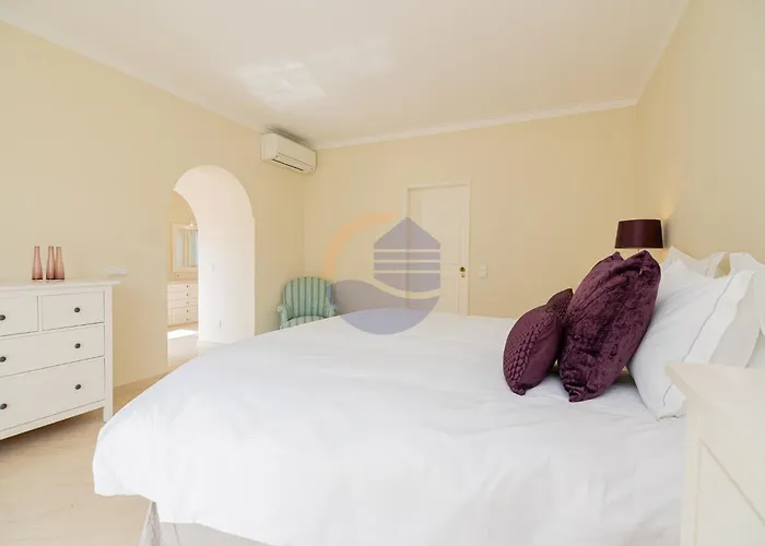 Villa Luxury Suites, Heated Outdoor Pool