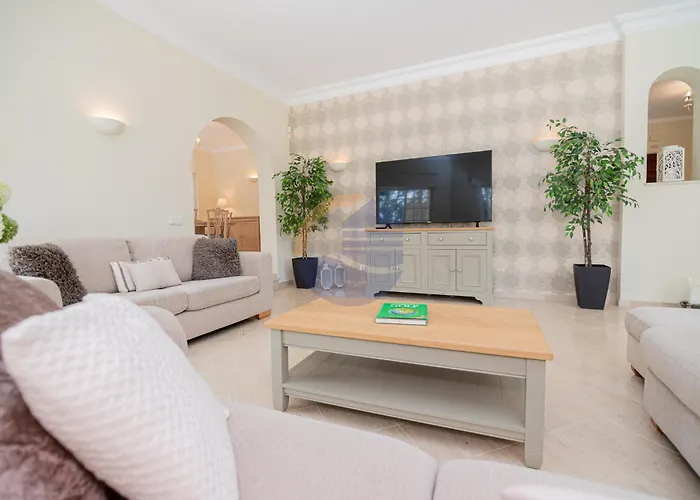 Luxury Suites, Heated Outdoor Pool Villa